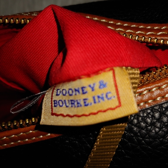 Dooney & Bourke Black Paige Sac Shoulder Bag - Picture 6 of 9